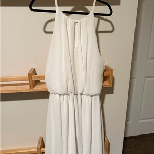 Elegant White Sleeveless Dress